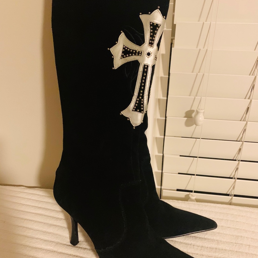 Women’s Knee High Suede Boots